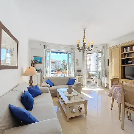 Nestor&jeeves - Flora - Promenade Des - *